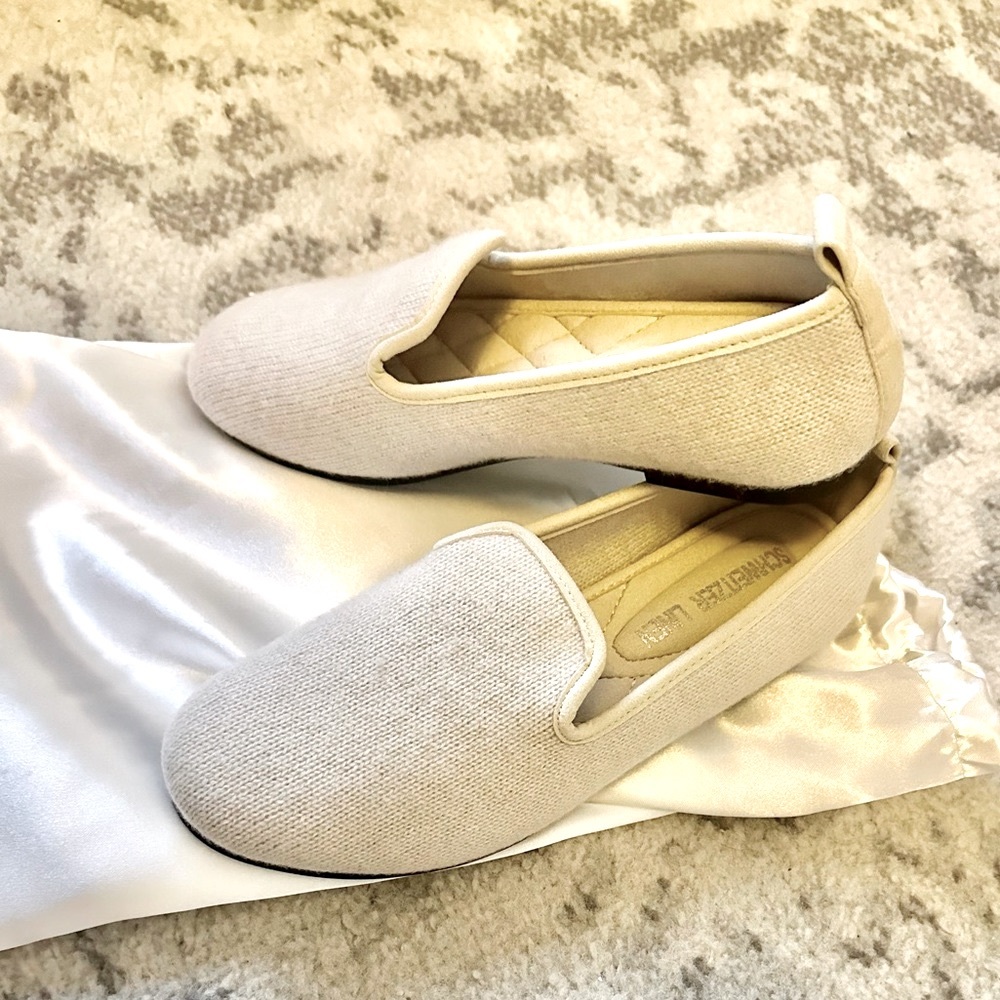 NWT Schweitzer Linen slippers, luxury and comfort. Brand New!